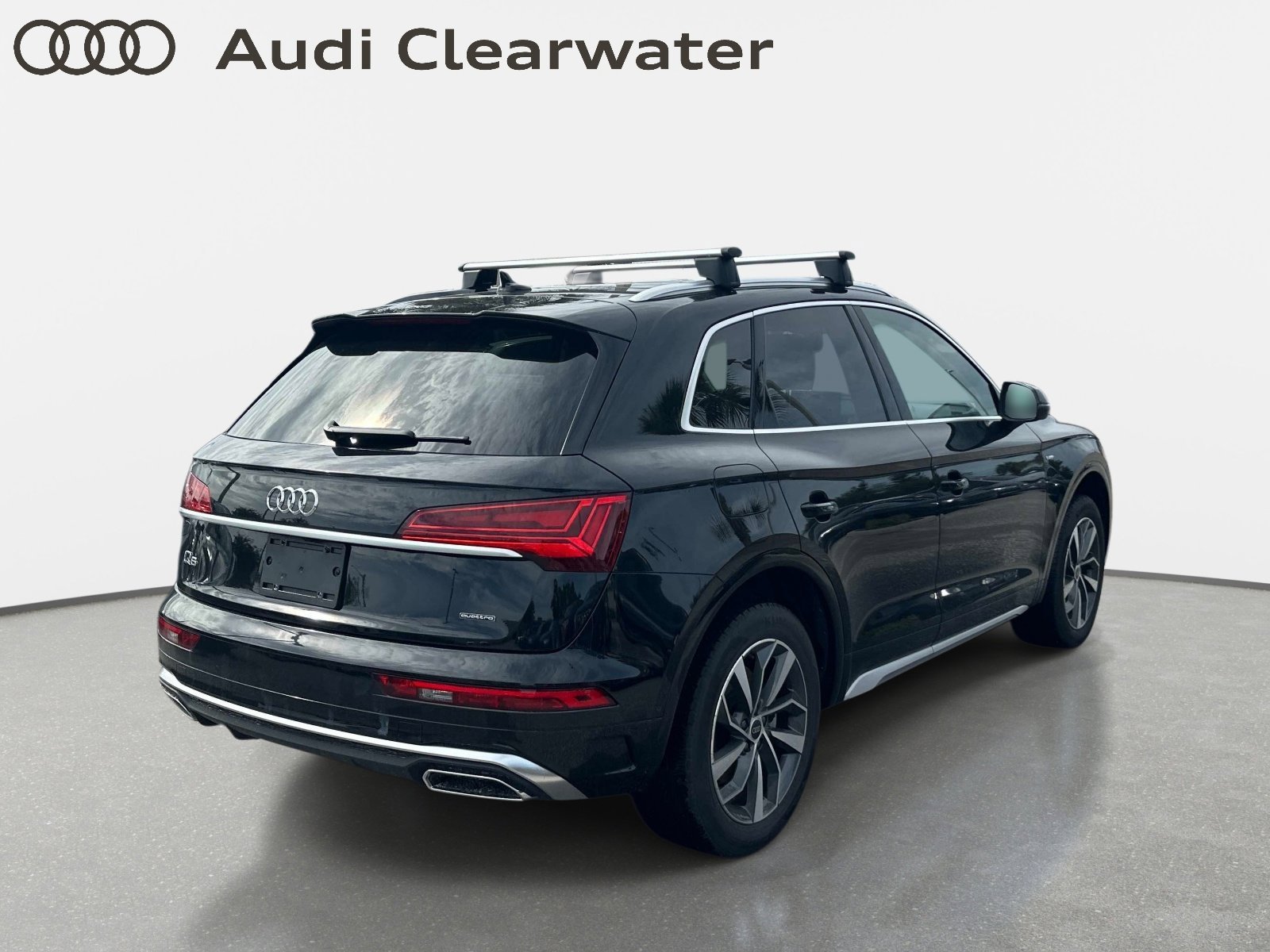 Used 2023 Audi Q5 2.0T Premium w/ Convenience Package AWD/4WD image 3