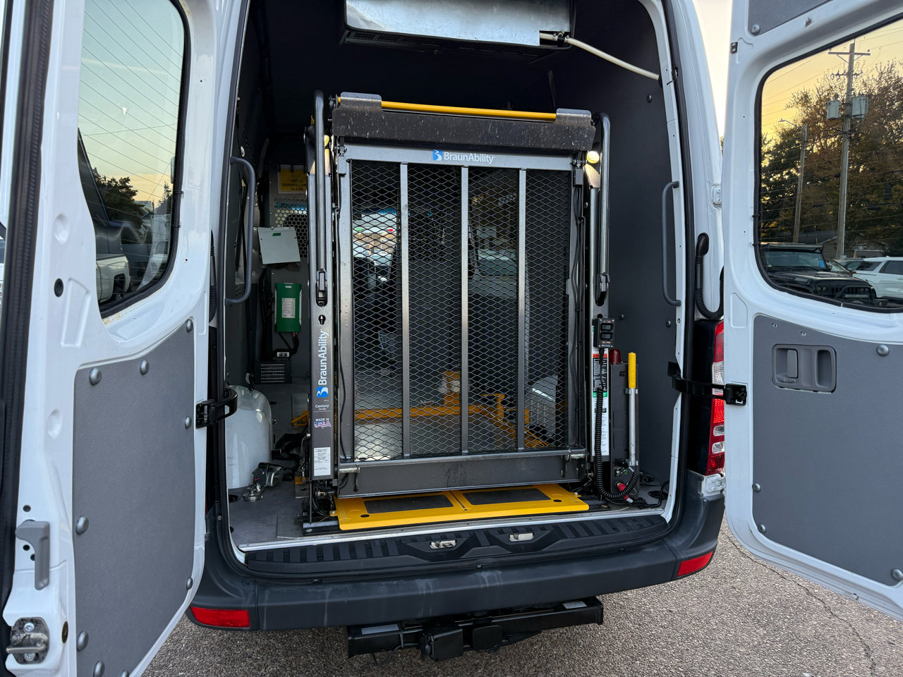 Used 2008 Dodge Sprinter 2500 image 5