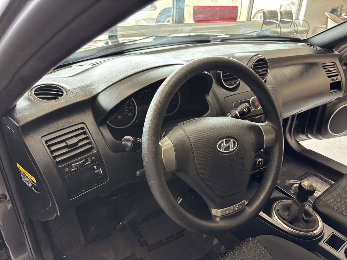 Used 2008 Hyundai Tiburon GS image 14