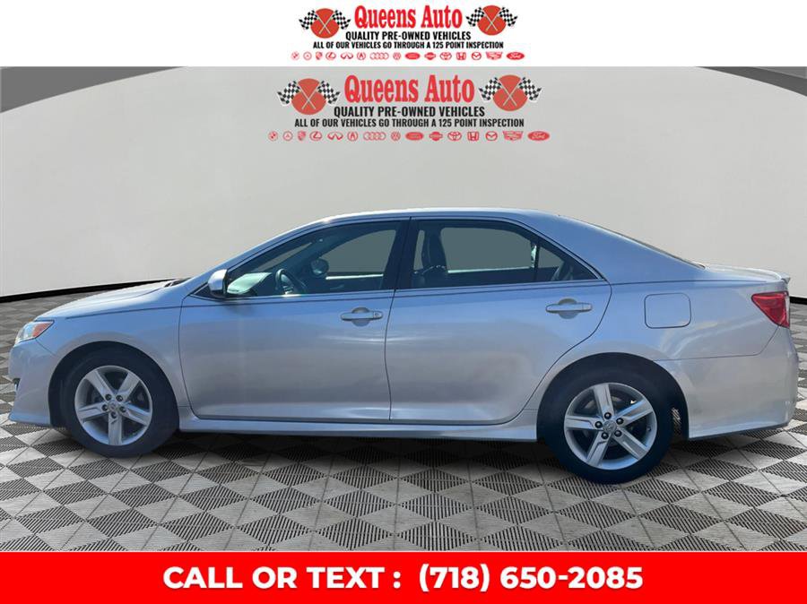 Used 2013 Toyota Camry SE FWD image 3