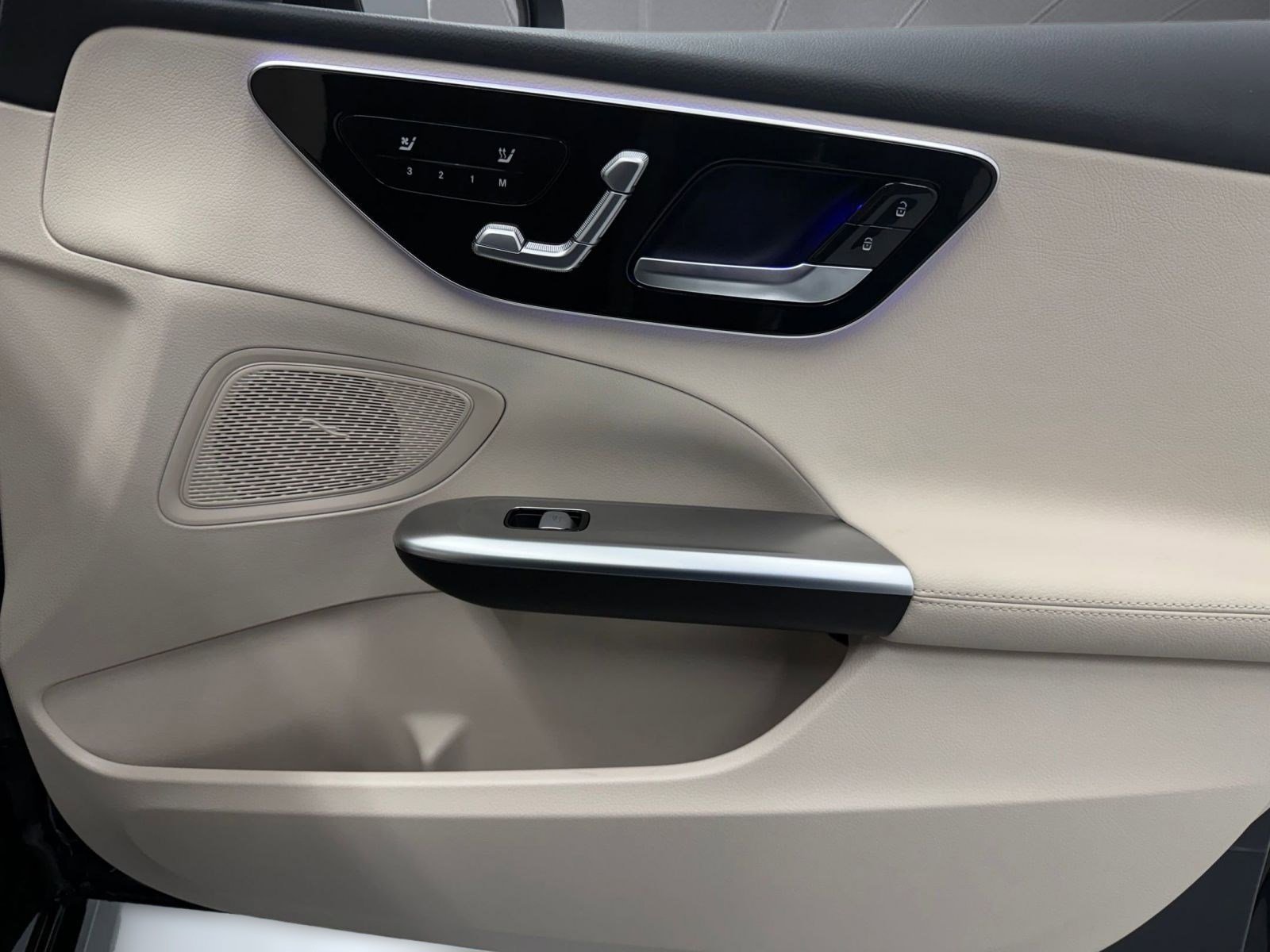 Certified 2023 Mercedes-Benz C 300 Sedan image 23