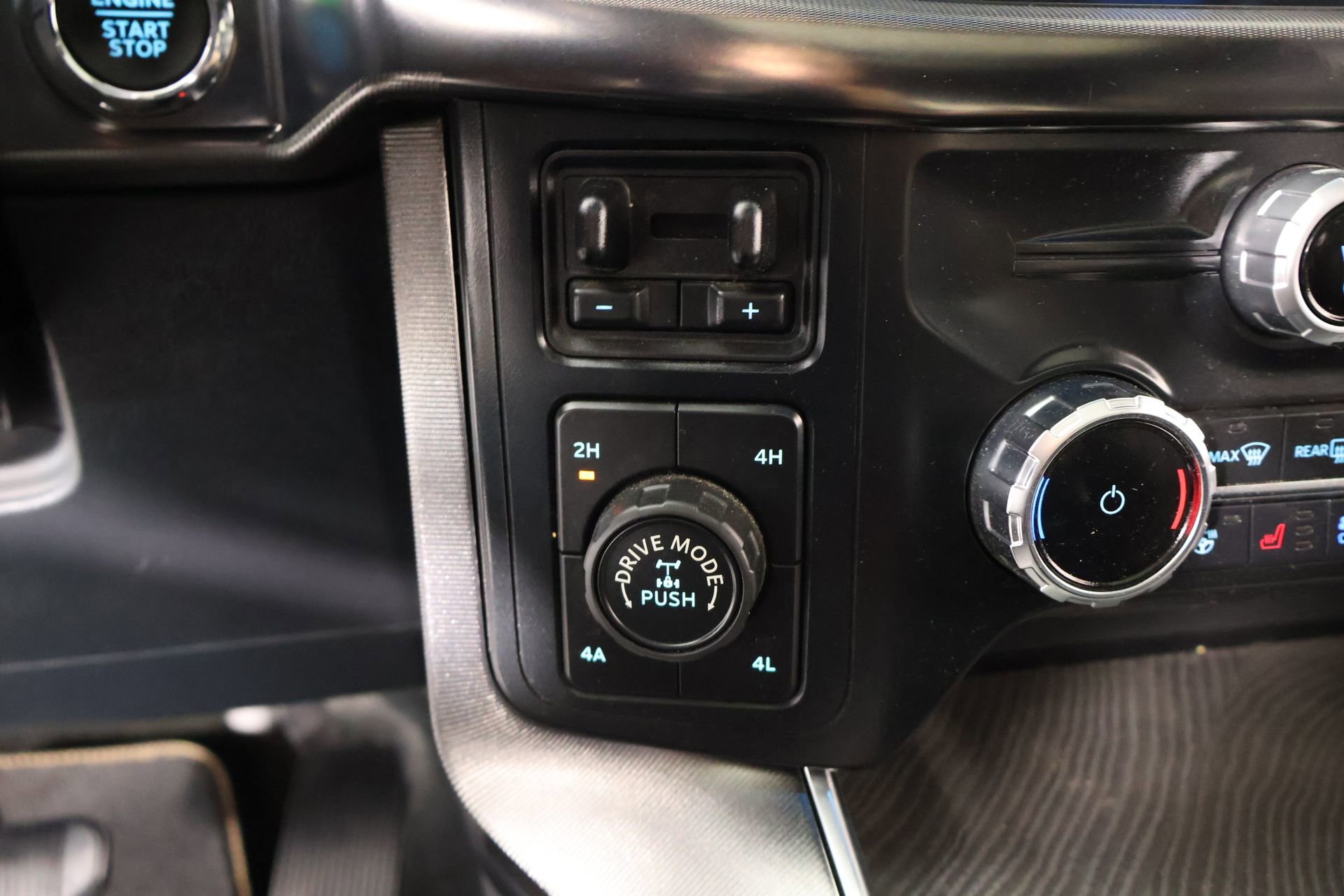 Used 2022 Ford F150 Platinum w/ Equipment Group 701A High AWD/4WD image 9