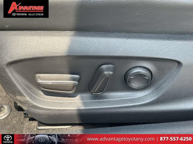 Used 2024 Toyota Camry SE w/ Cold Weather Package FWD image 21