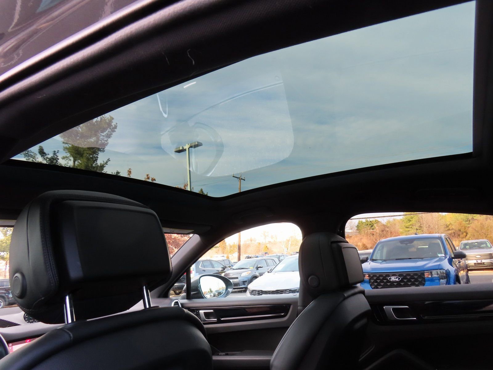 Used 2021 Porsche Cayenne Coupe image 29