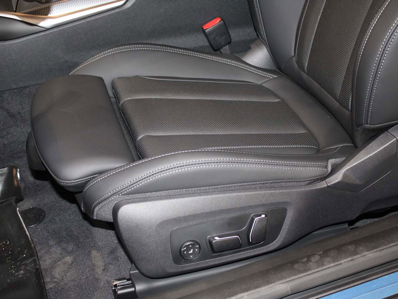 Used 2026 BMW 430i Coupe w/ Parking Assistance Package image 14