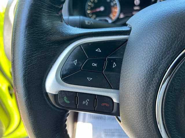 Used 2017 Jeep Renegade Trailhawk w/ Premium Trailhawk Package AWD/4WD image 16