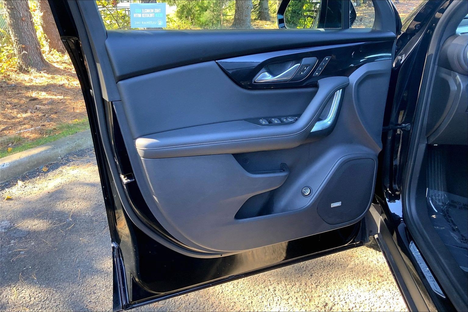 Used 2019 Chevrolet Blazer Premier w/ Sun and Wheels Package AWD/4WD image 18