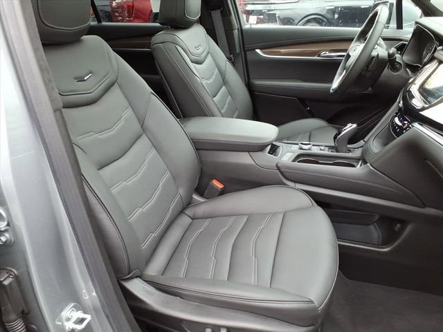Certified 2025 Cadillac XT6 Premium Luxury w/ Platinum Package AWD/4WD image 24