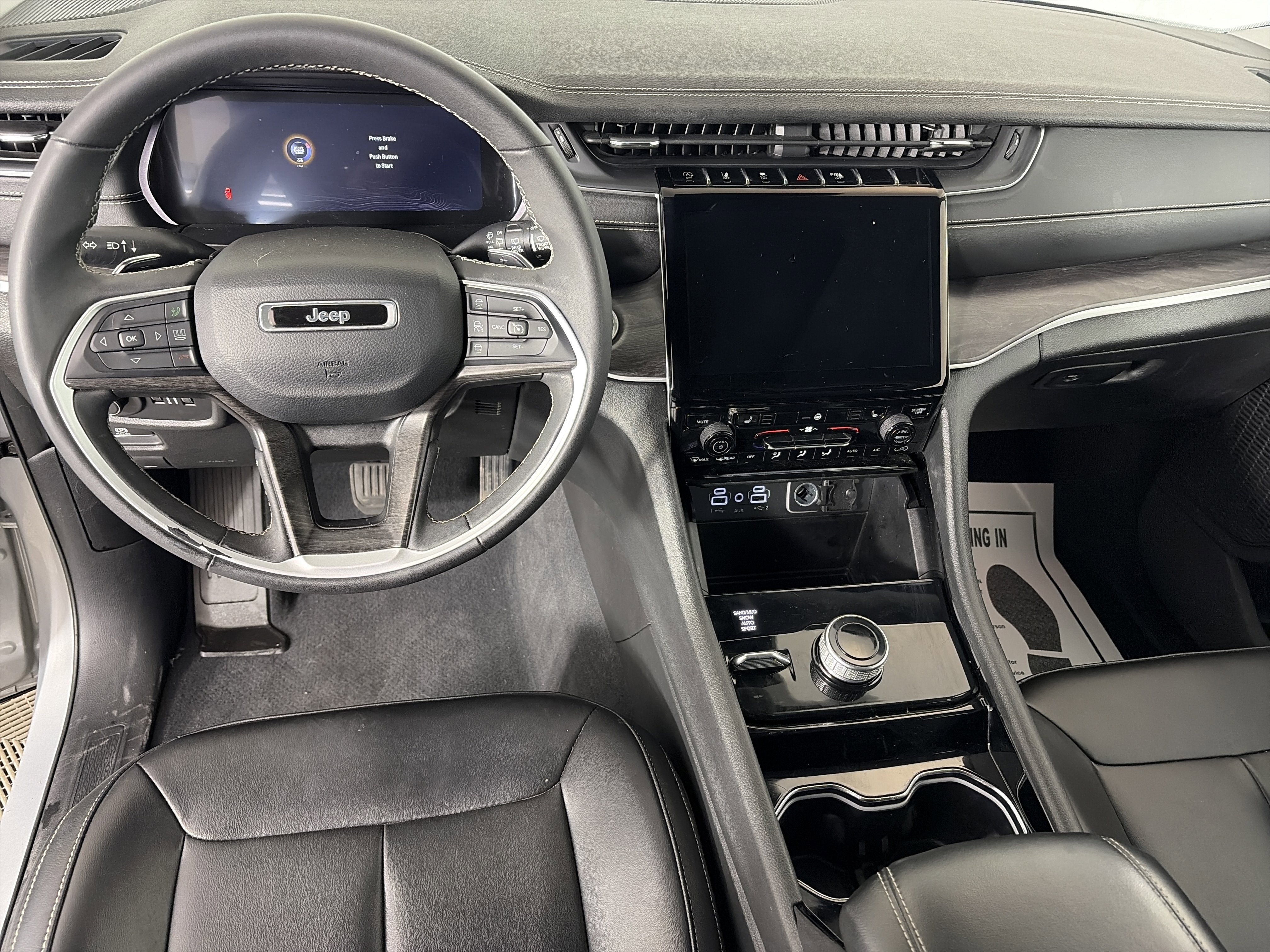 Used 2023 Jeep Grand Cherokee L Limited w/ Trailer Tow Group (B) image 3