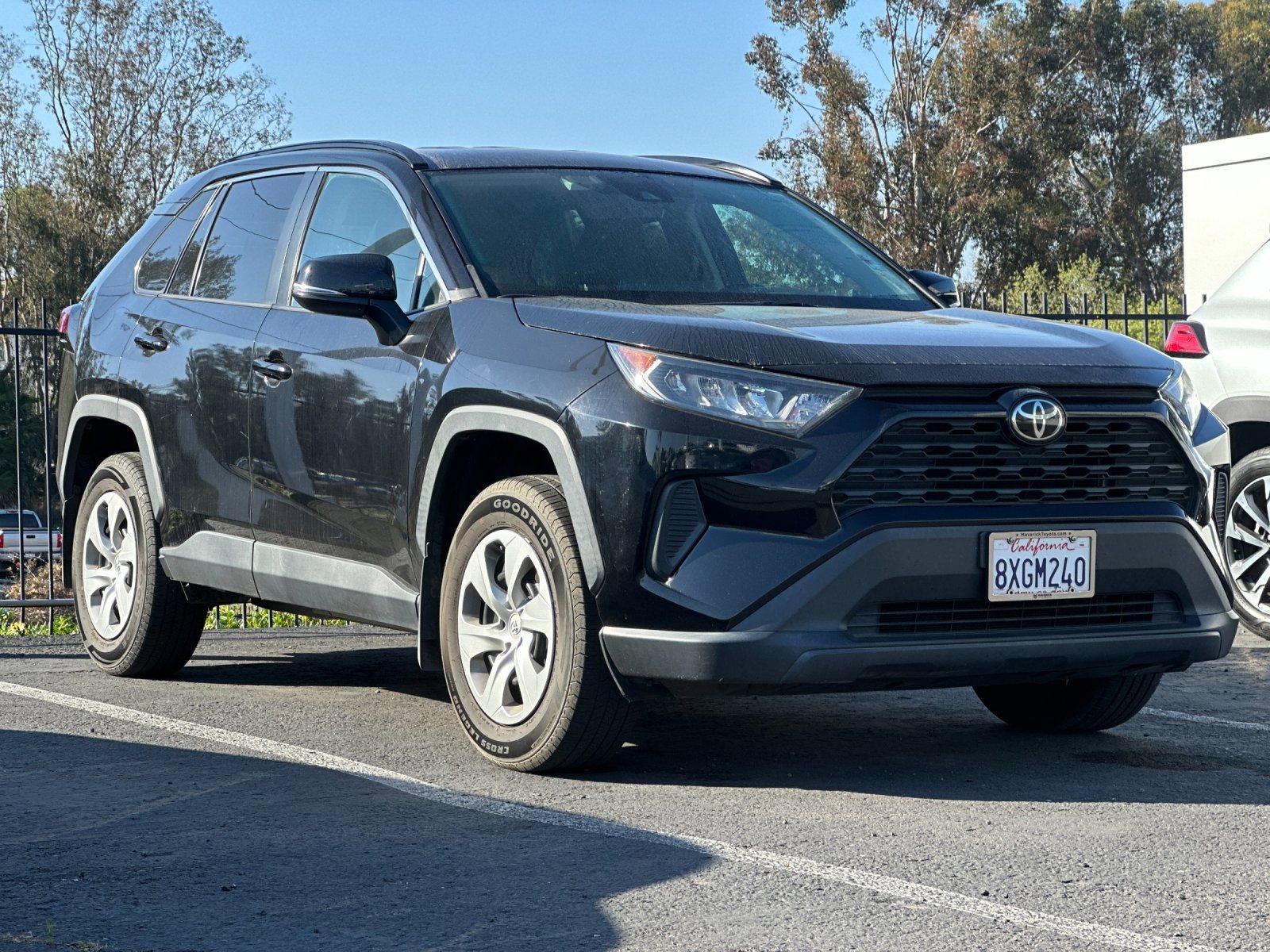 Used 2021 Toyota RAV4 LE w/ Carpet Mat Package (TMS) FWD image 2