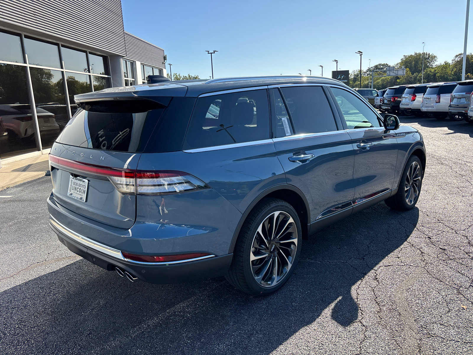 New 2026 Lincoln Aviator Reserve w/ Illumination Package AWD/4WD image 7
