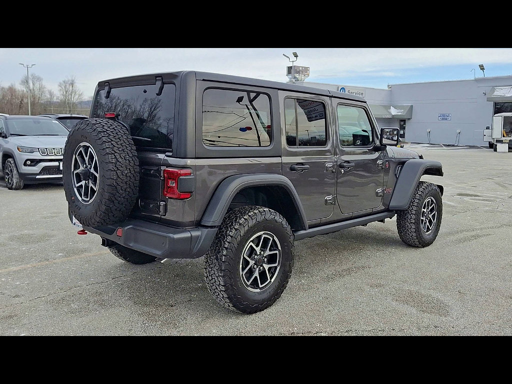 Used 2025 Jeep Wrangler Unlimited Rubicon w/ Safety Group image 8