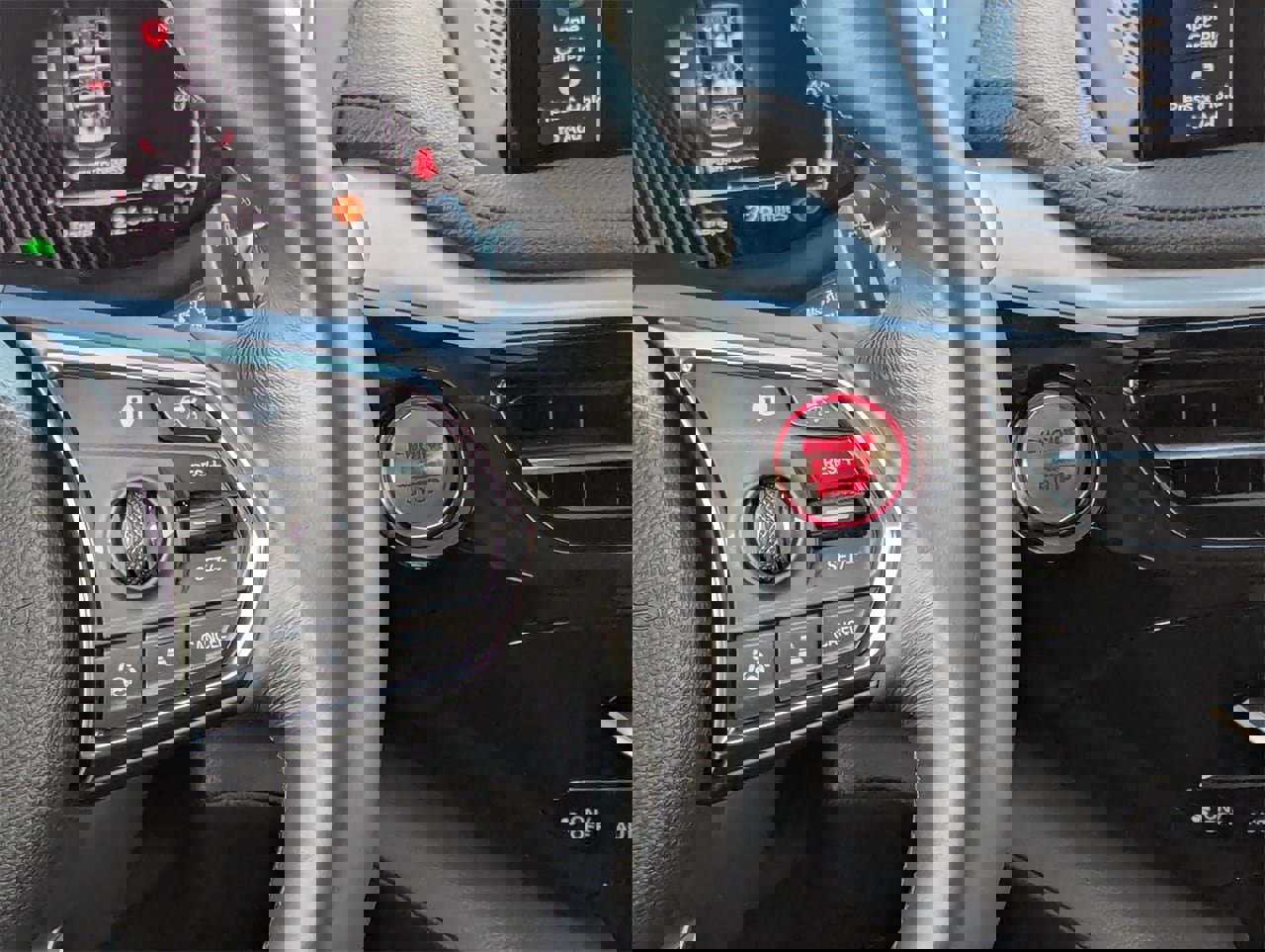 Certified 2025 Acura MDX FWD image 27