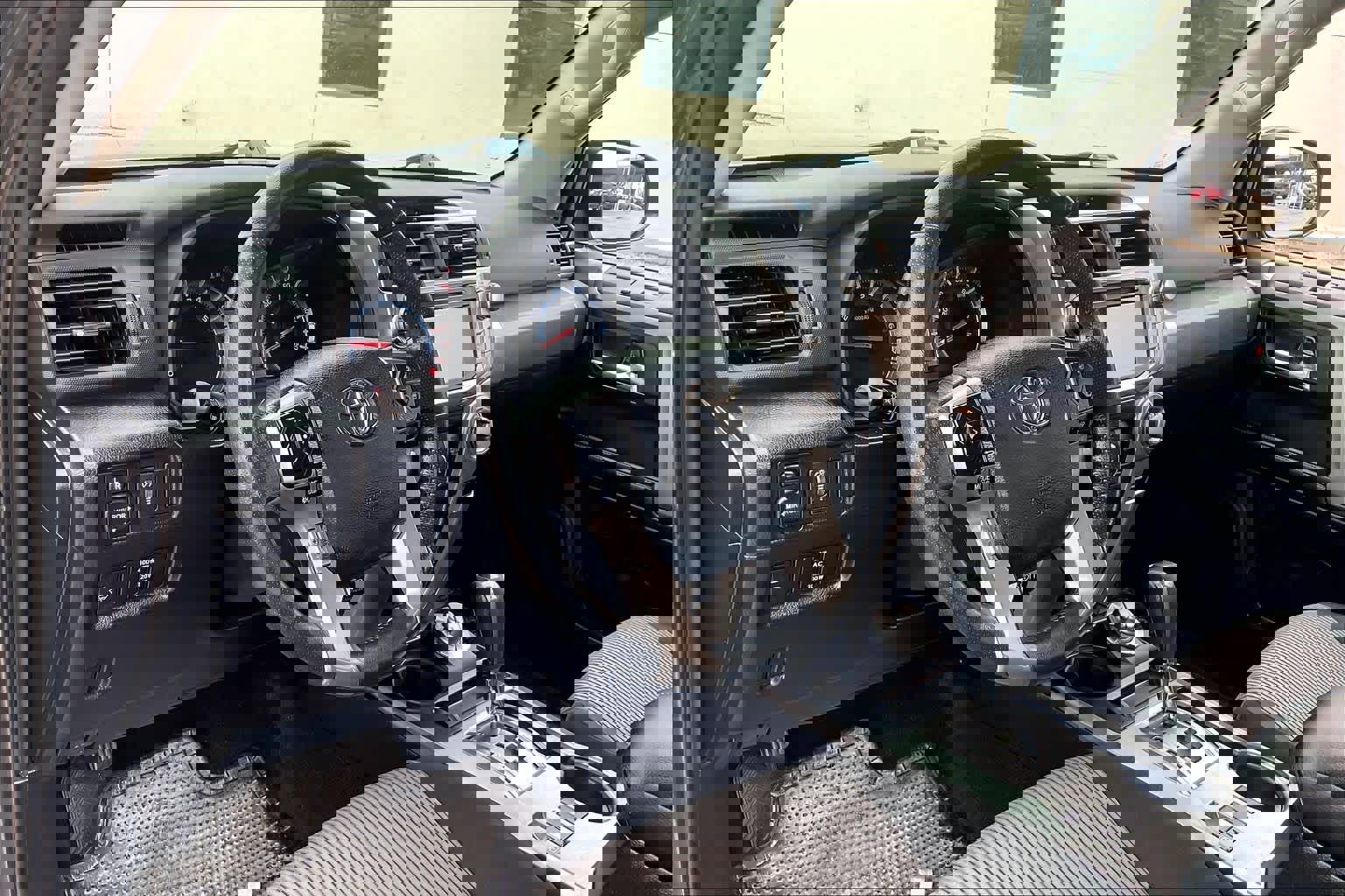 Used 2019 Toyota 4Runner SR5 image 17