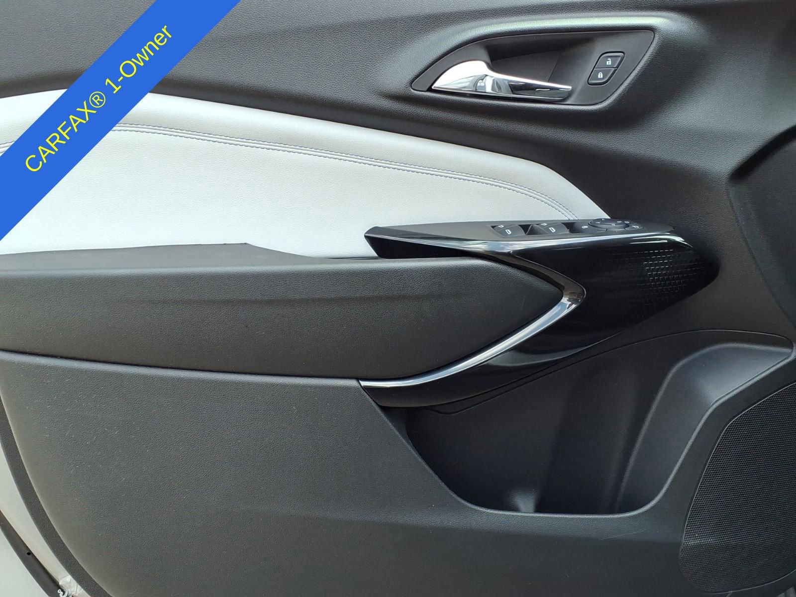 Used 2024 Chevrolet Trax LT w/ Driver Confidence Package FWD image 17