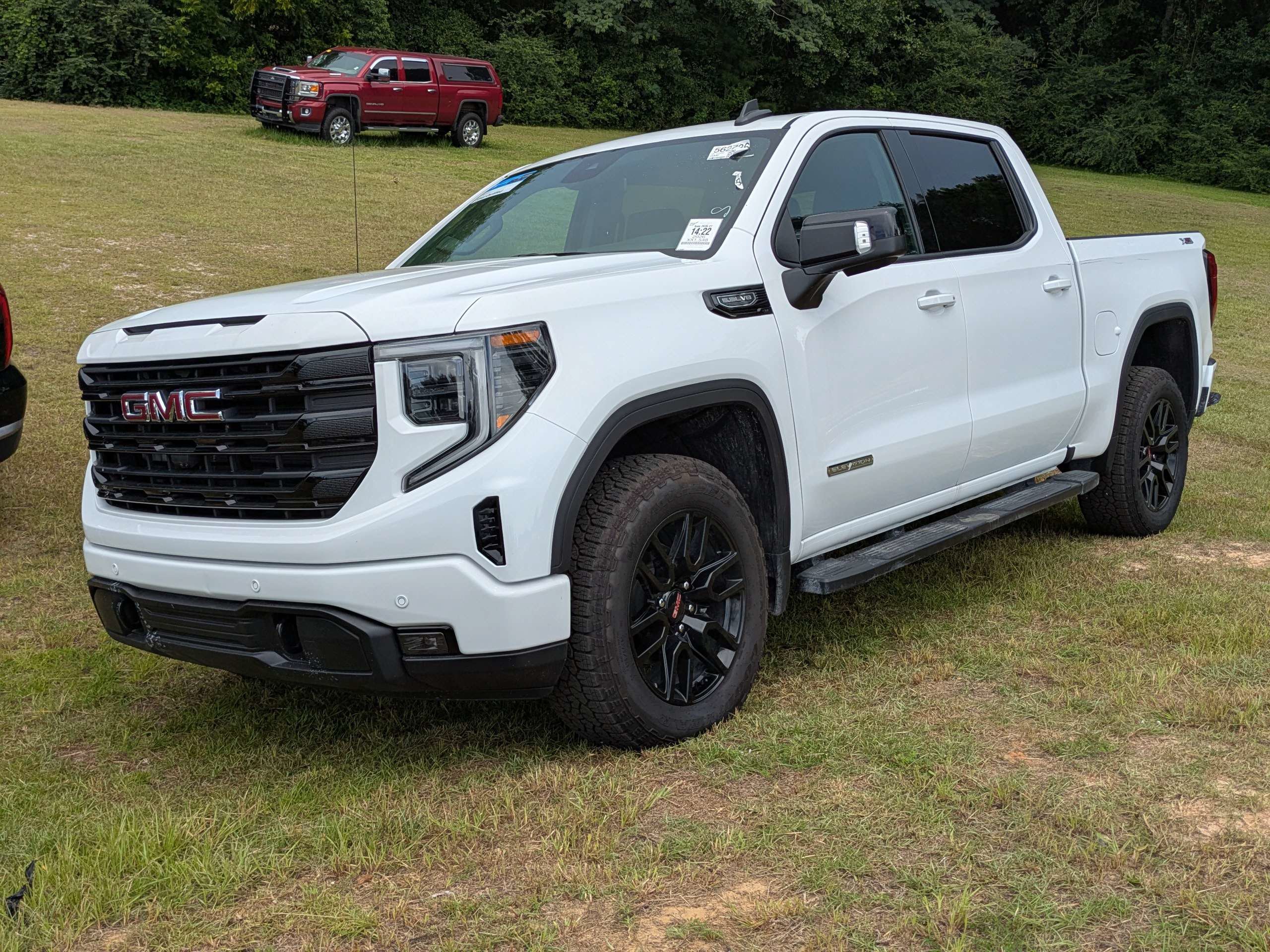 Used 2026 GMC Sierra 1500 Elevation w/ Elevation Premium Package AWD/4WD image 3