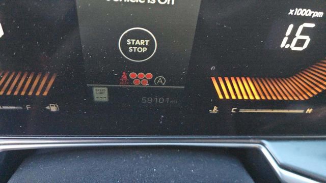 Used 2024 Kia Sorento S image 4