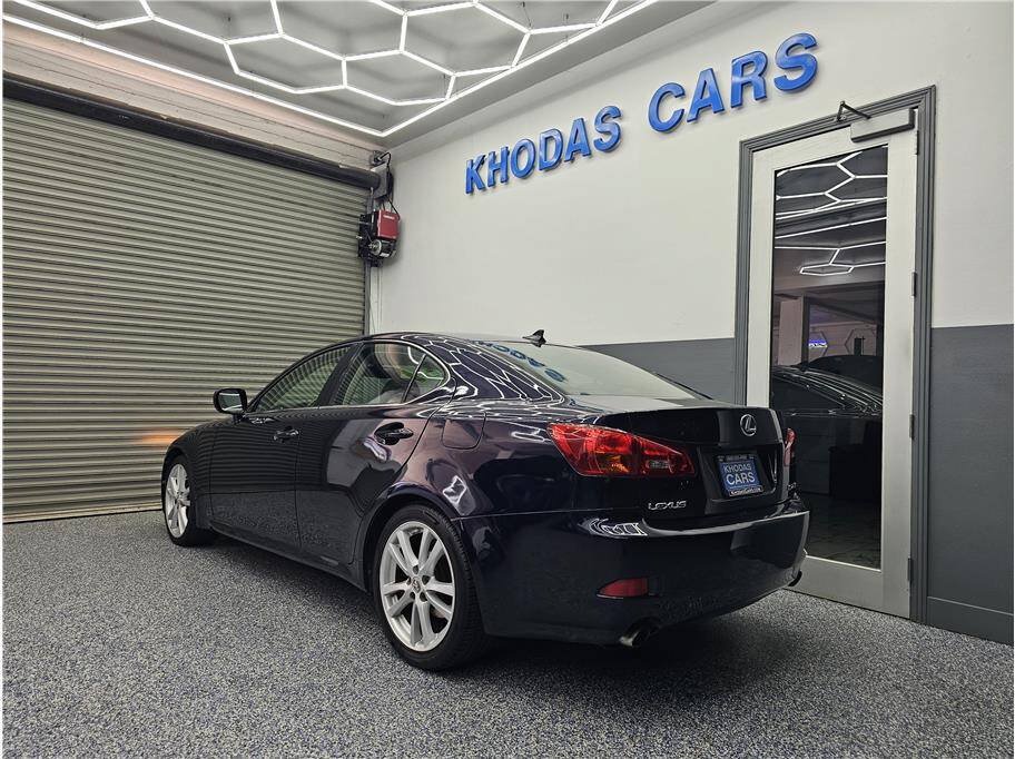 Used 2007 Lexus IS 250 w/ Premium Pkg RWD image 3