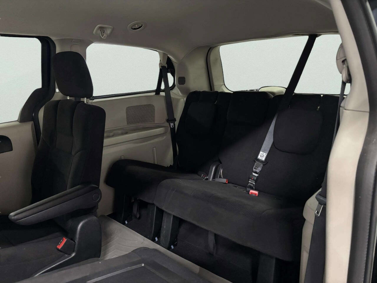 Used 2013 Dodge Grand Caravan SE FWD image 32