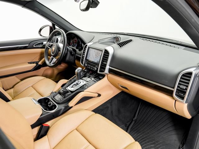 Used 2017 Porsche Cayenne Platinum Edition AWD/4WD image 24