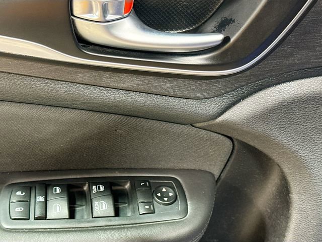 Used 2016 Chrysler 200 Limited w/ Convenience Group image 19