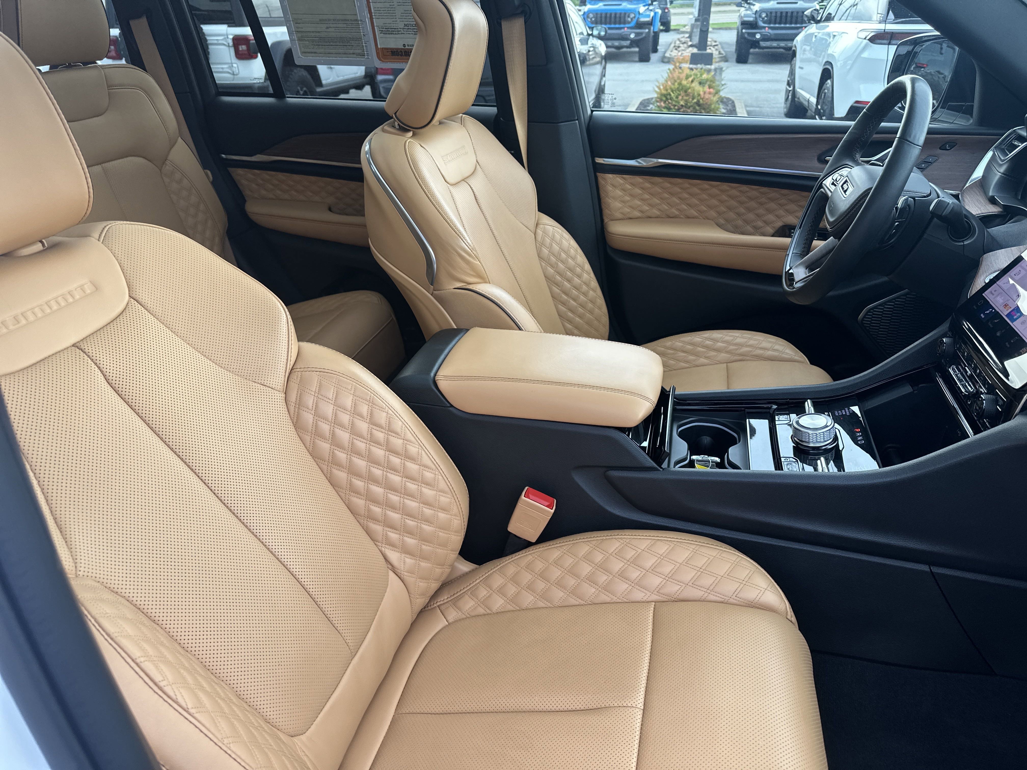 Used 2024 Jeep Grand Cherokee Summit image 30