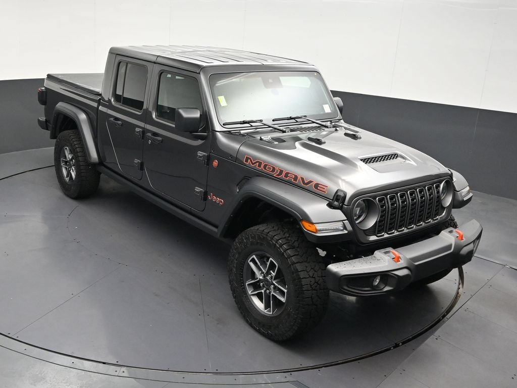 Used 2025 Jeep Gladiator Mojave w/ Convenience Group AWD/4WD image 25