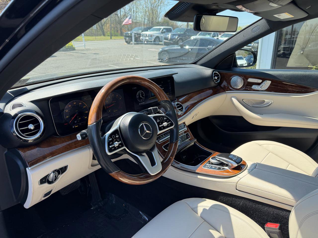 Used 2019 Mercedes-Benz E 300 4MATIC image 10