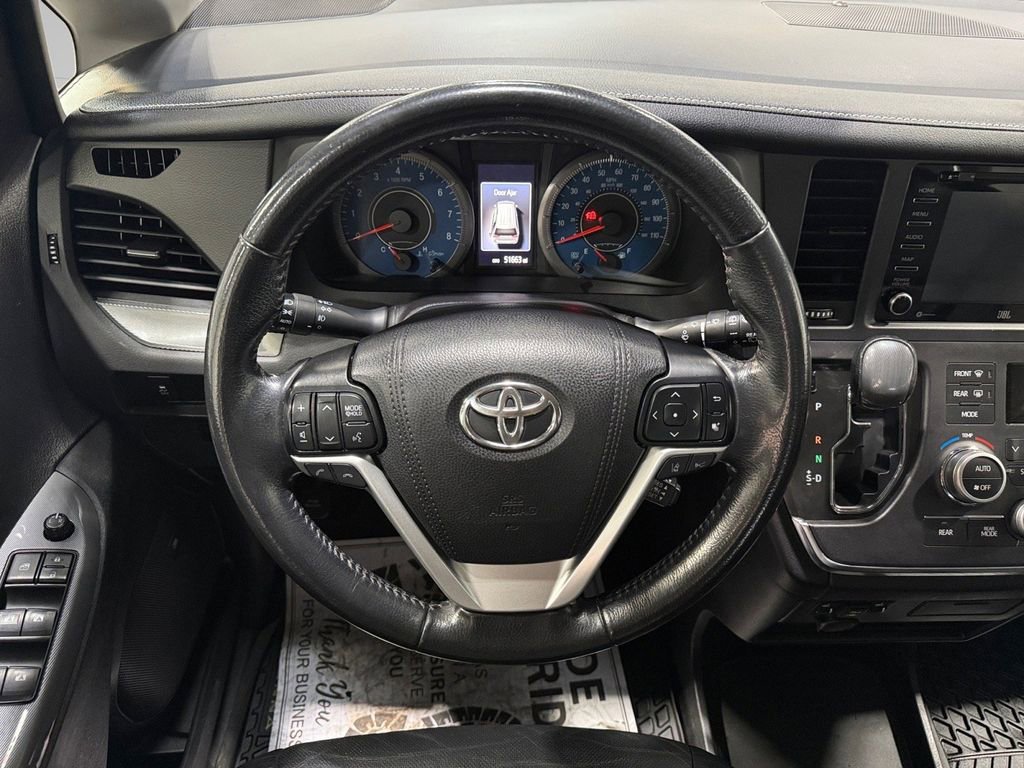 Used 2019 Toyota Sienna SE AWD/4WD image 26