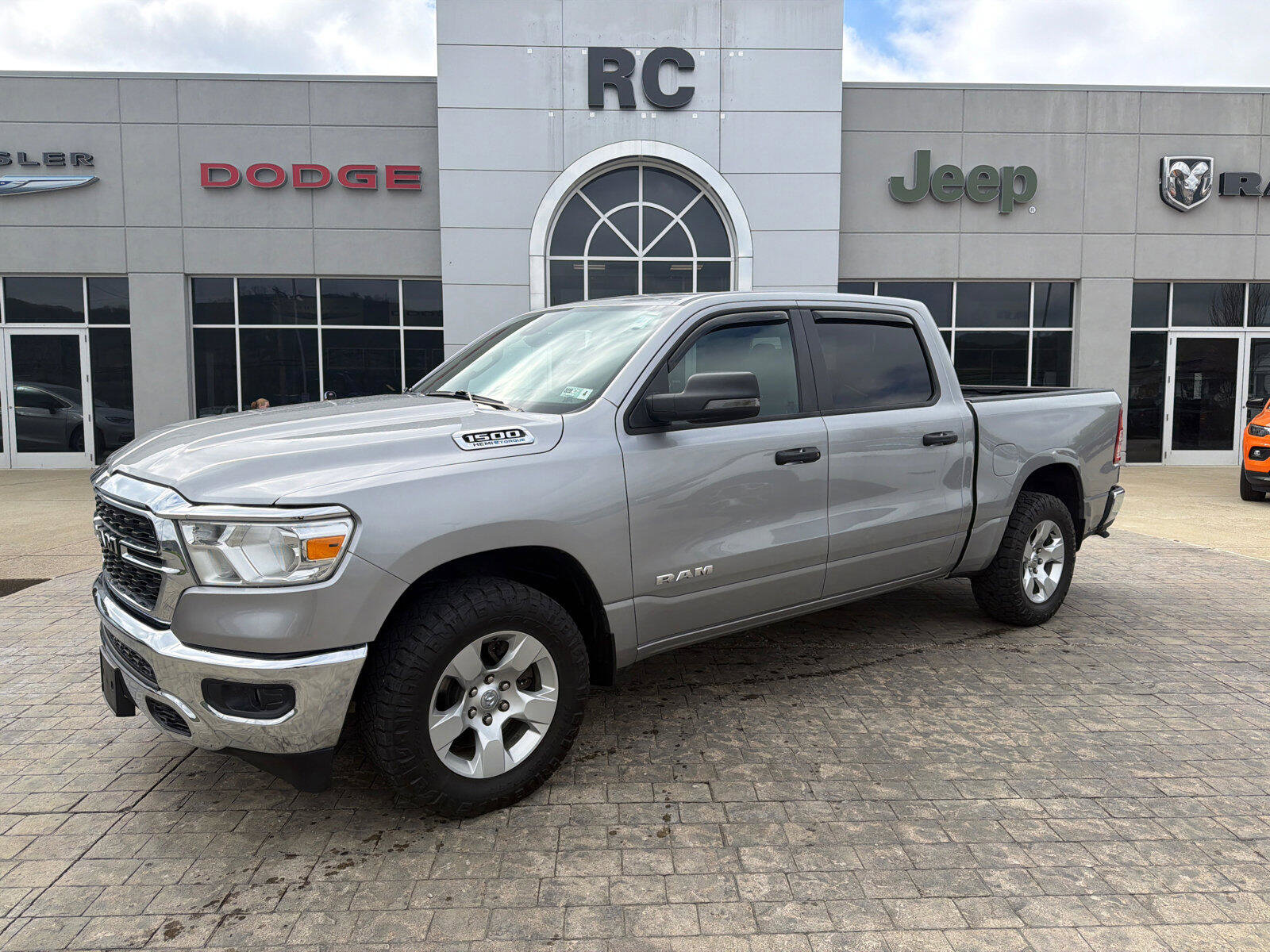 Used 2024 RAM 1500 Big Horn AWD/4WD image 1