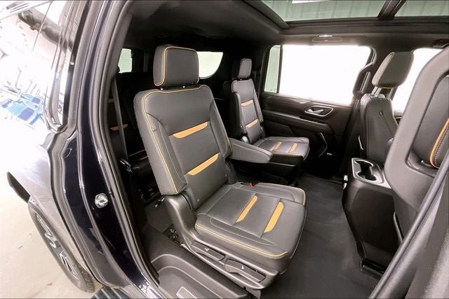 Used 2023 GMC Yukon XL AT4 w/ Technology Package AWD/4WD image 19