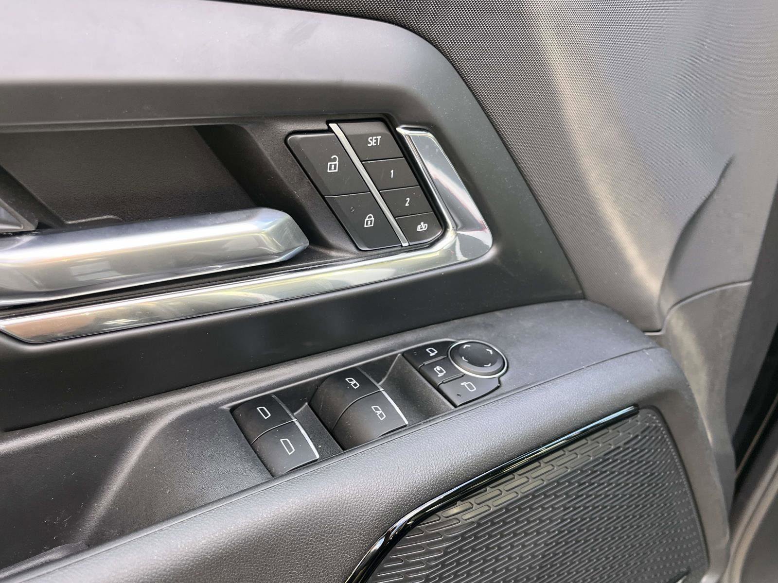 New 2025 Chevrolet Silverado EV RST image 10
