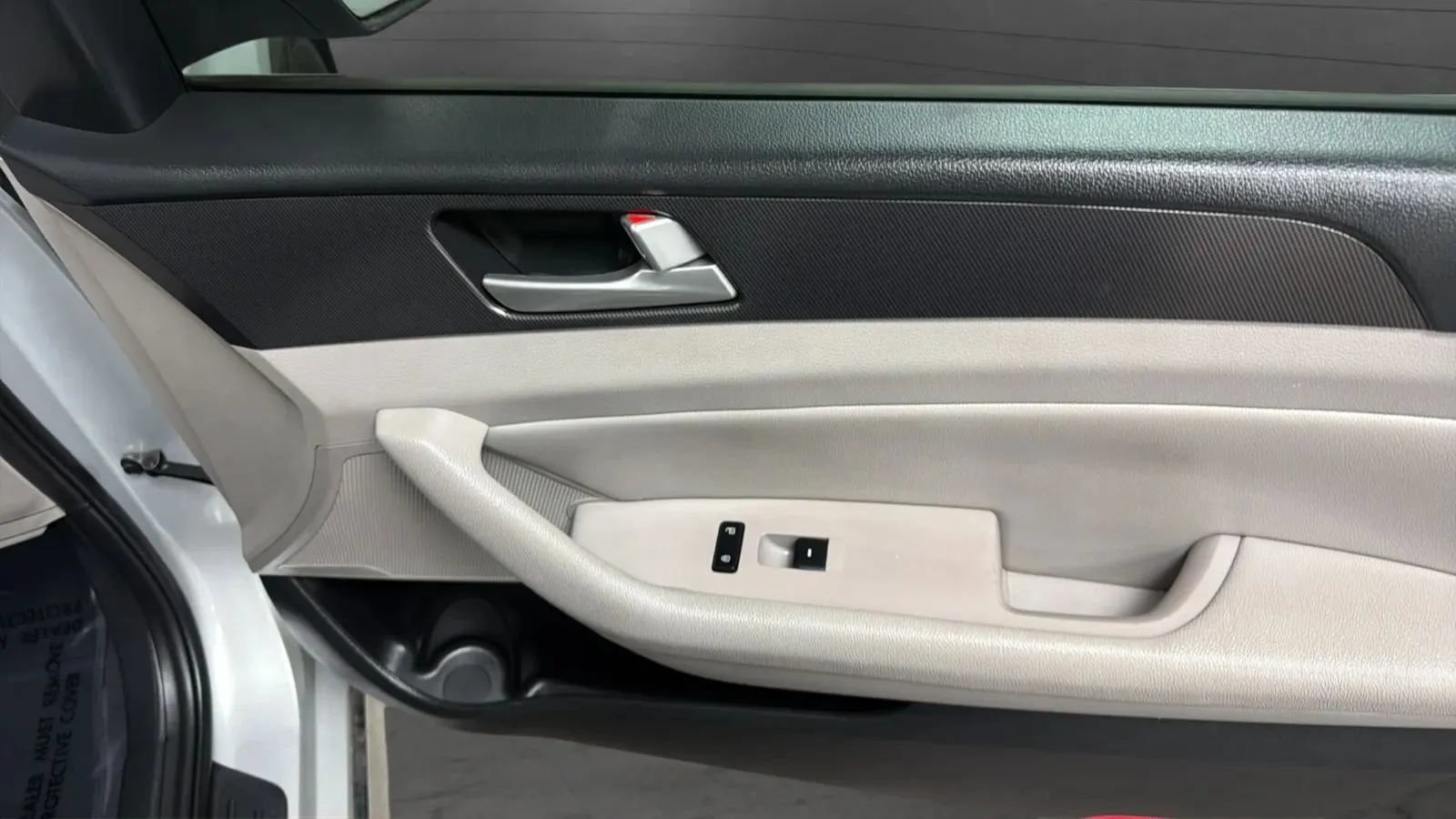 Used 2017 Hyundai Sonata Sport w/ Value Edition Package 02 FWD image 18