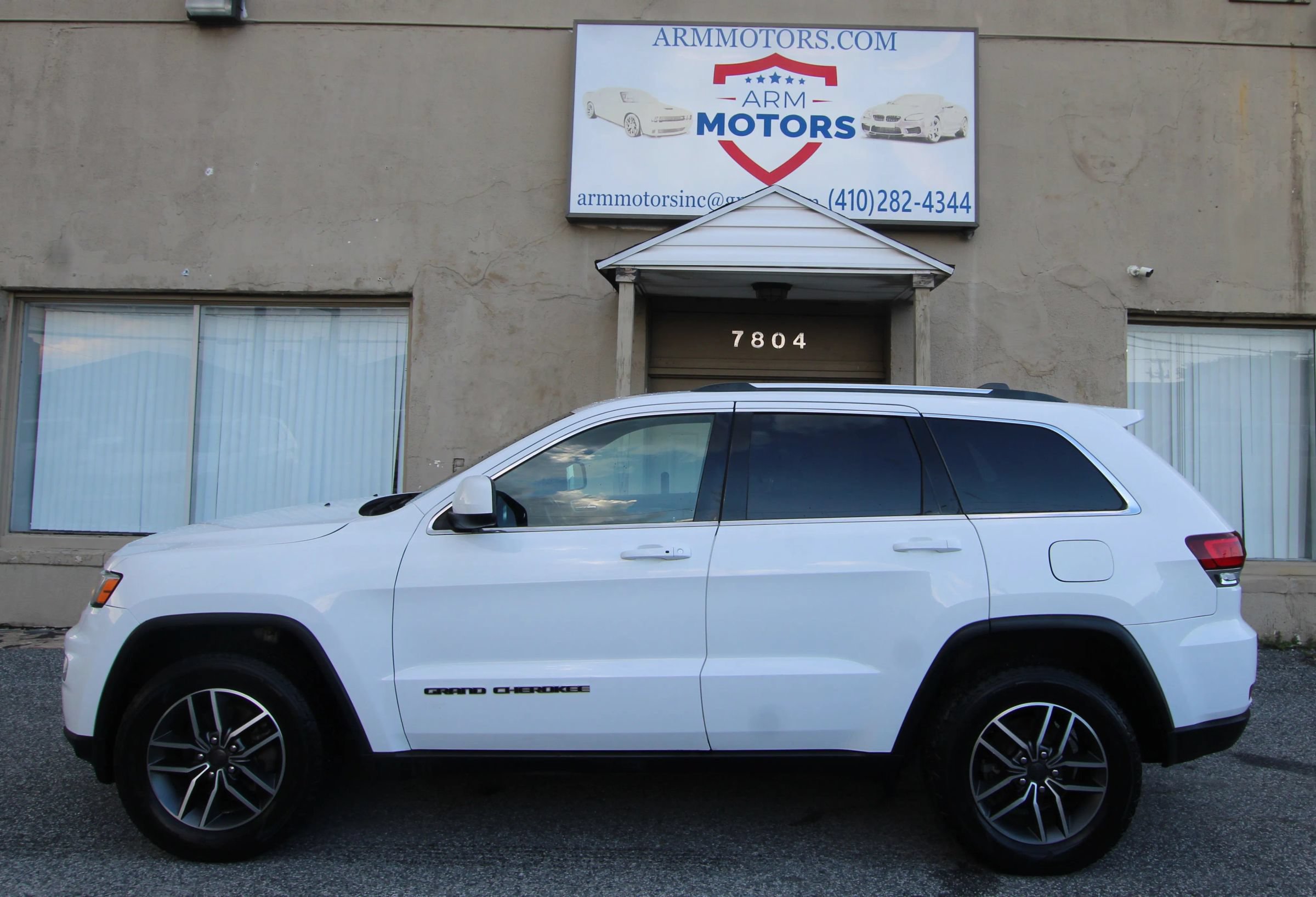 Used 2020 Jeep Grand Cherokee Laredo w/ Security & Convenience Group AWD/4WD image 5