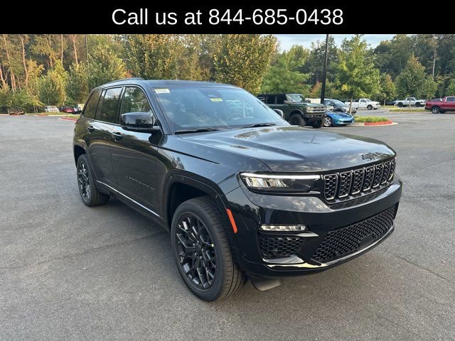 New 2025 Jeep Grand Cherokee Summit image 4