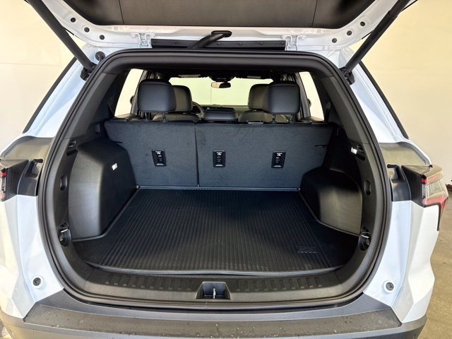 New 2027 Chevrolet Equinox RS w/ LPO, Floor Liner Package AWD/4WD image 33