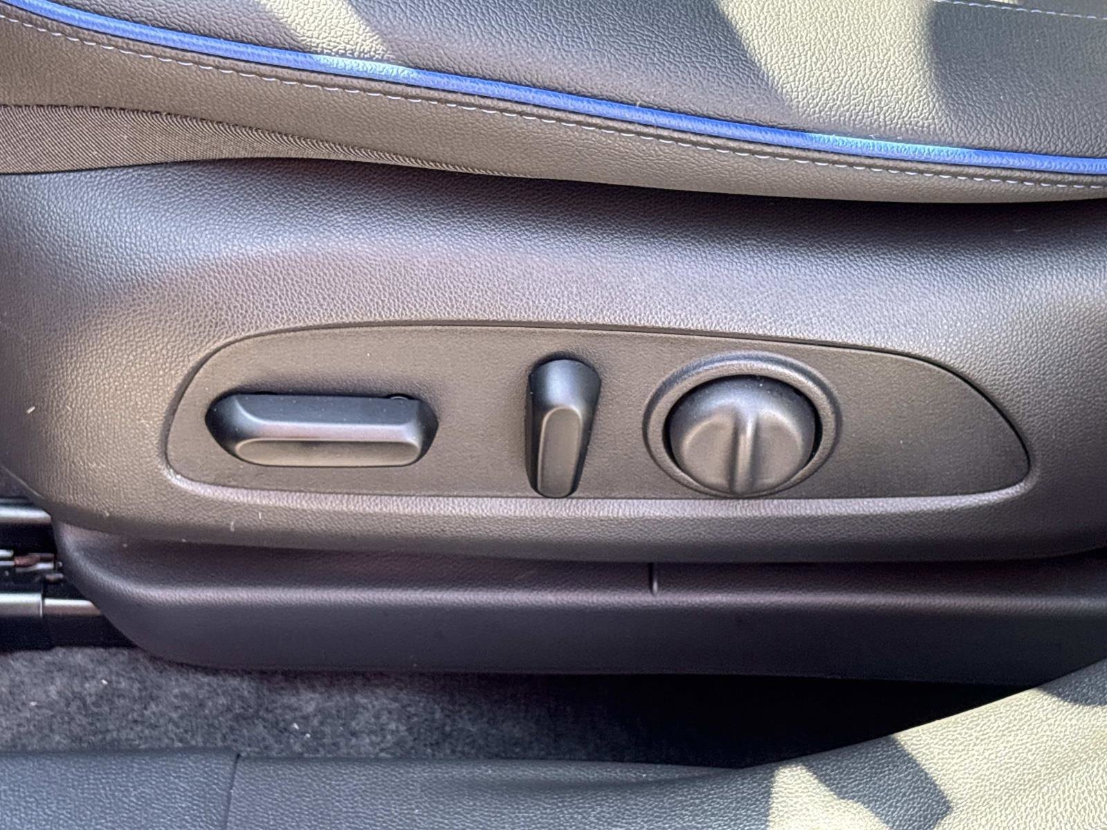Used 2025 Buick Envista Sport Touring w/ Experience Buick Package FWD image 15