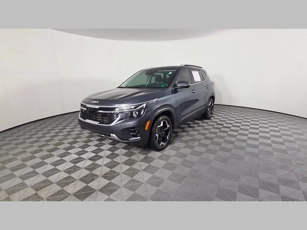 Used 2024 Kia Seltos EX FWD image 48
