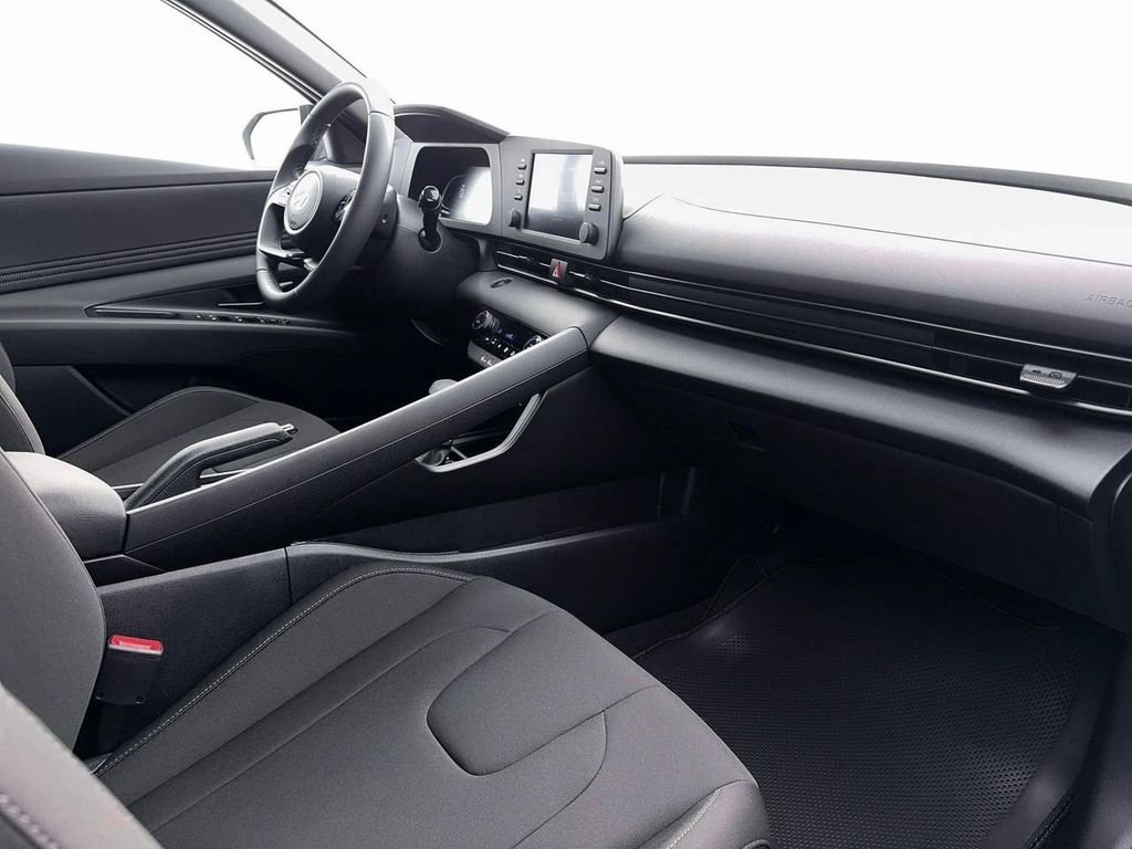 New 2026 Hyundai Elantra Sport FWD image 15