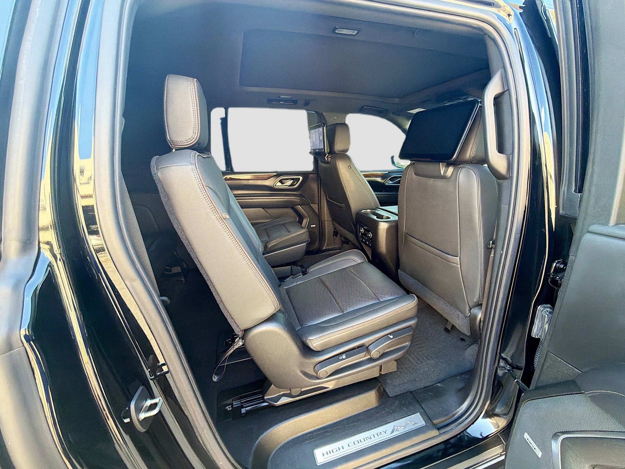 Used 2021 Chevrolet Suburban High Country image 30
