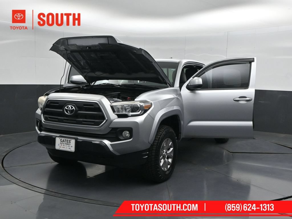 Used 2016 Toyota Tacoma SR5 AWD/4WD image 54
