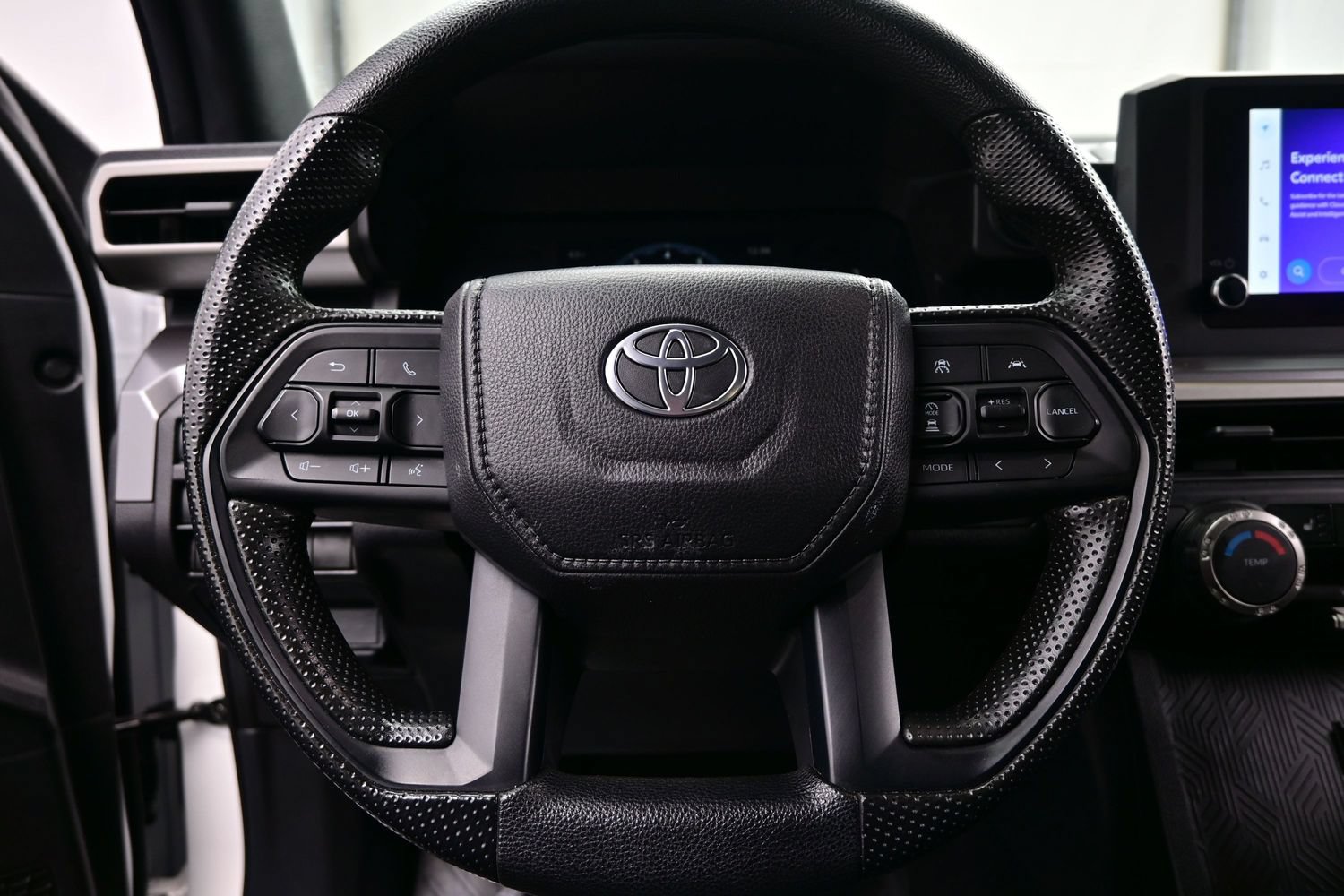 Used 2025 Toyota Tacoma SR5 AWD/4WD image 23