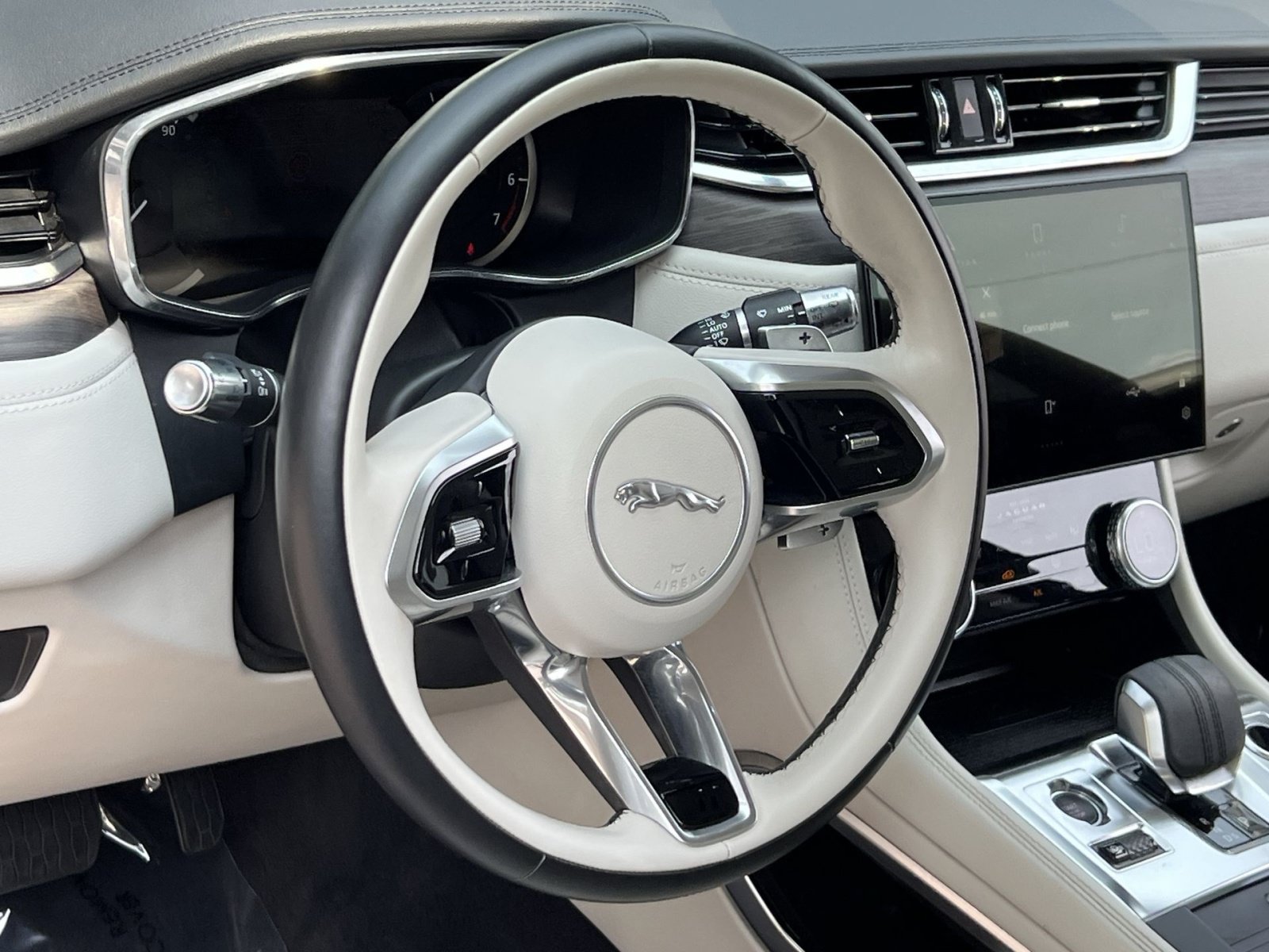 Used 2022 Jaguar F-PACE S AWD/4WD image 21