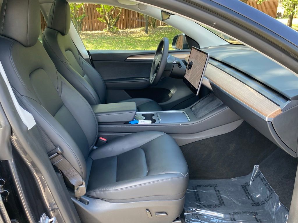 Used 2025 Tesla Model Y Long Range image 36