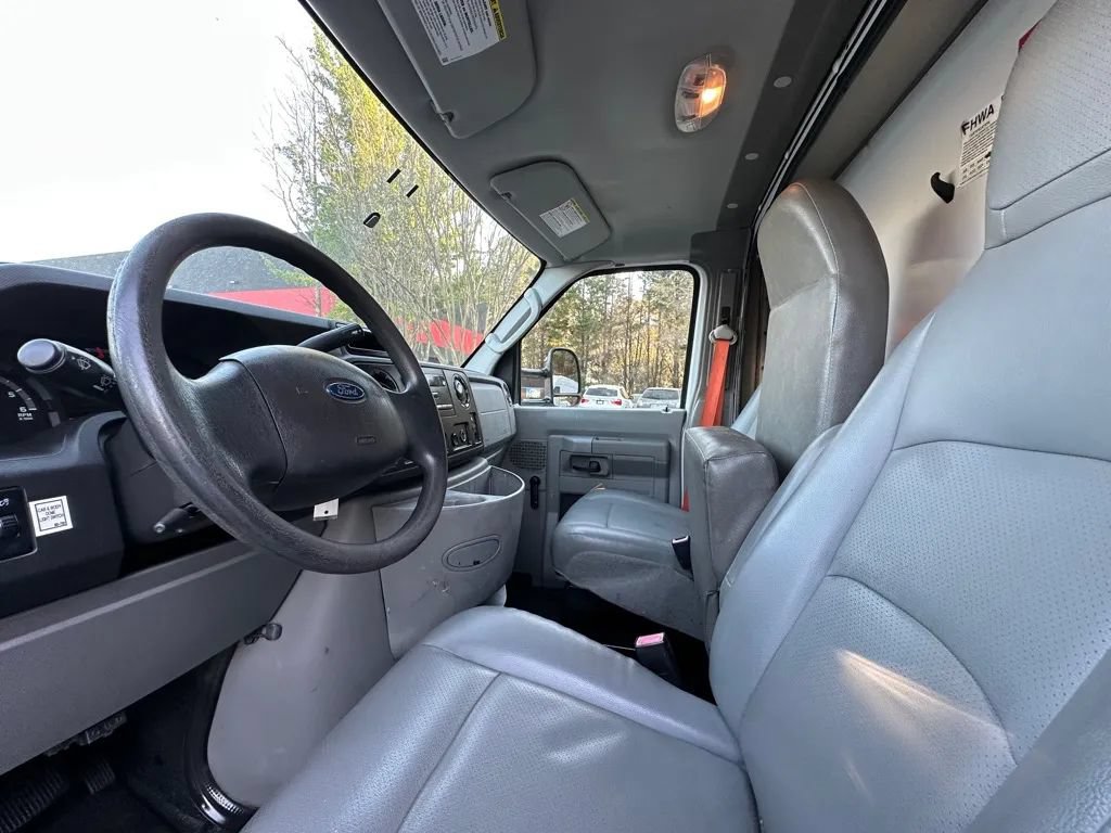 Used 2015 Ford E-350 and Econoline 350 Super Duty RWD image 15