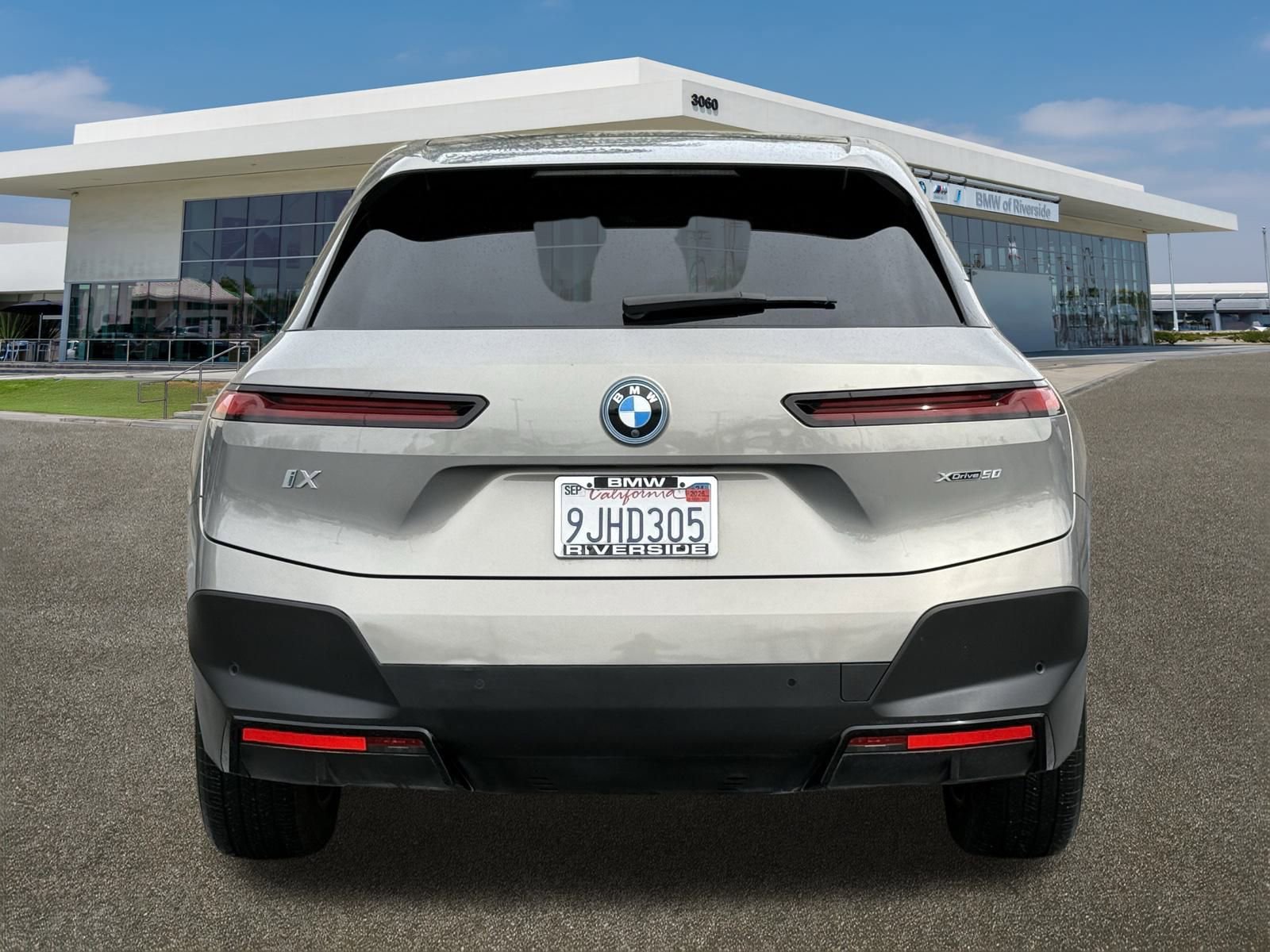 Used 2024 BMW iX xDrive50 w/ Radiant Heating Package image 9