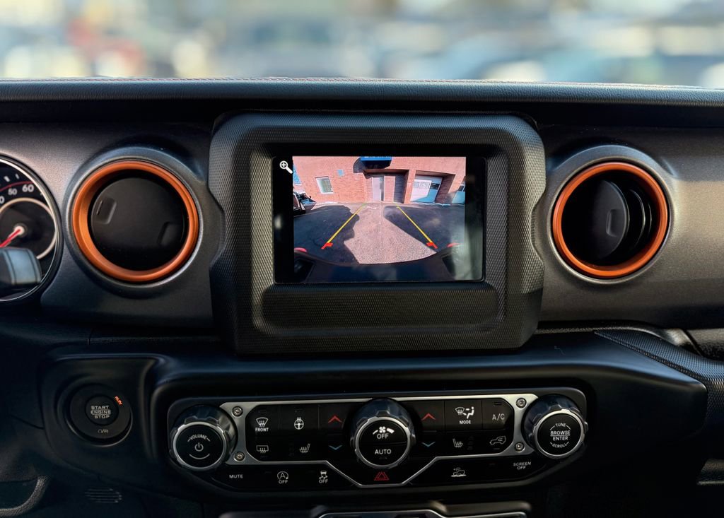 Used 2021 Jeep Gladiator Mojave w/ Cold Weather Group image 29