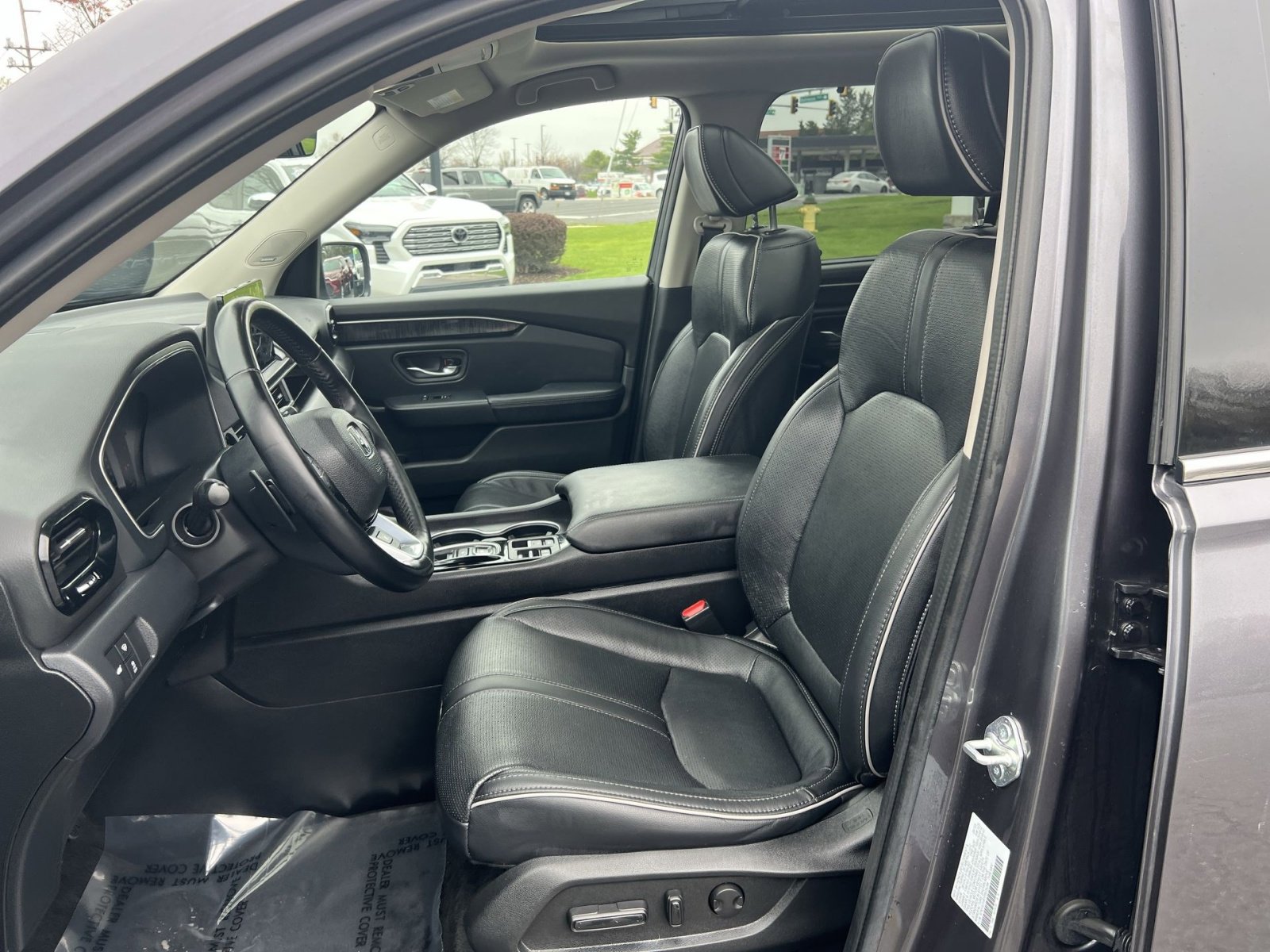 Used 2023 Honda Pilot Elite image 13