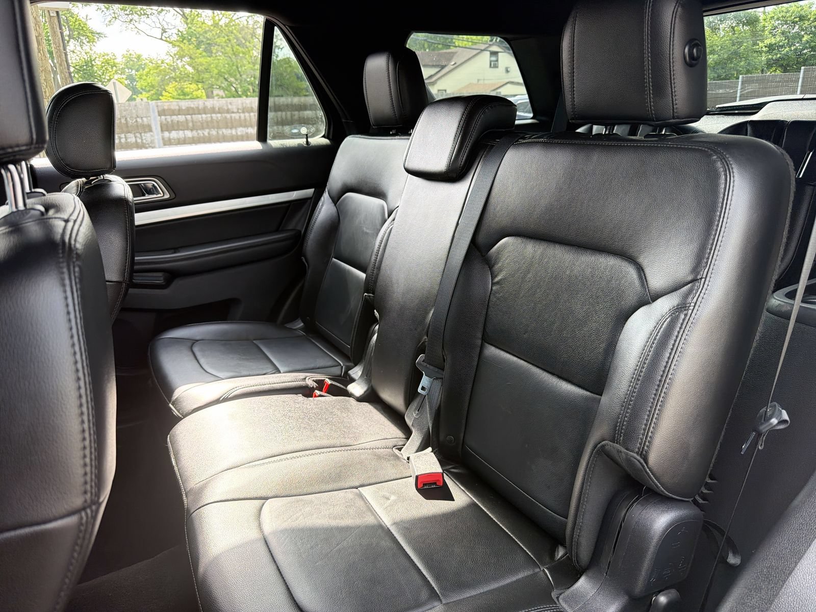 Used 2017 Ford Explorer XLT w/ Equipment Group 202A FWD image 25