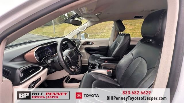 Used 2017 Chrysler Pacifica Touring-L w/ Tire & Wheel Group image 14